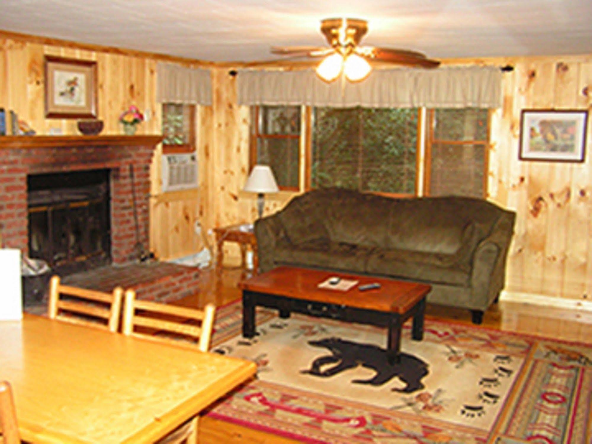 Cabins At Twinbrook Resort Maggie Valley Exterior foto